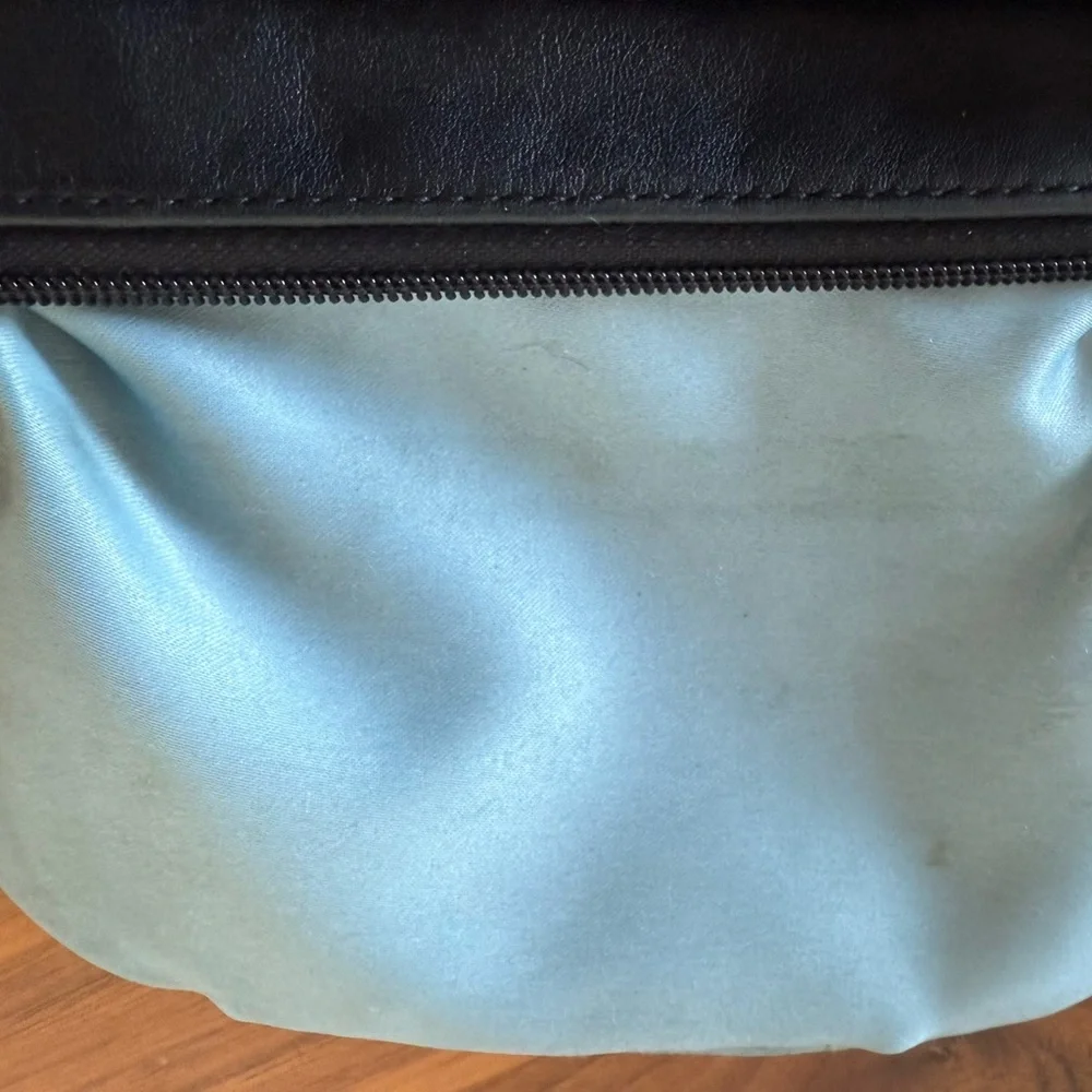 Elegant Coach Black Leather Wristlet - Picture 5 of 9